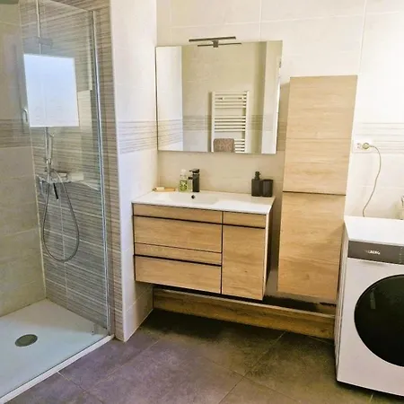 Classe 3 Etoiles Bord De - Parking Prive Апартаменты *
